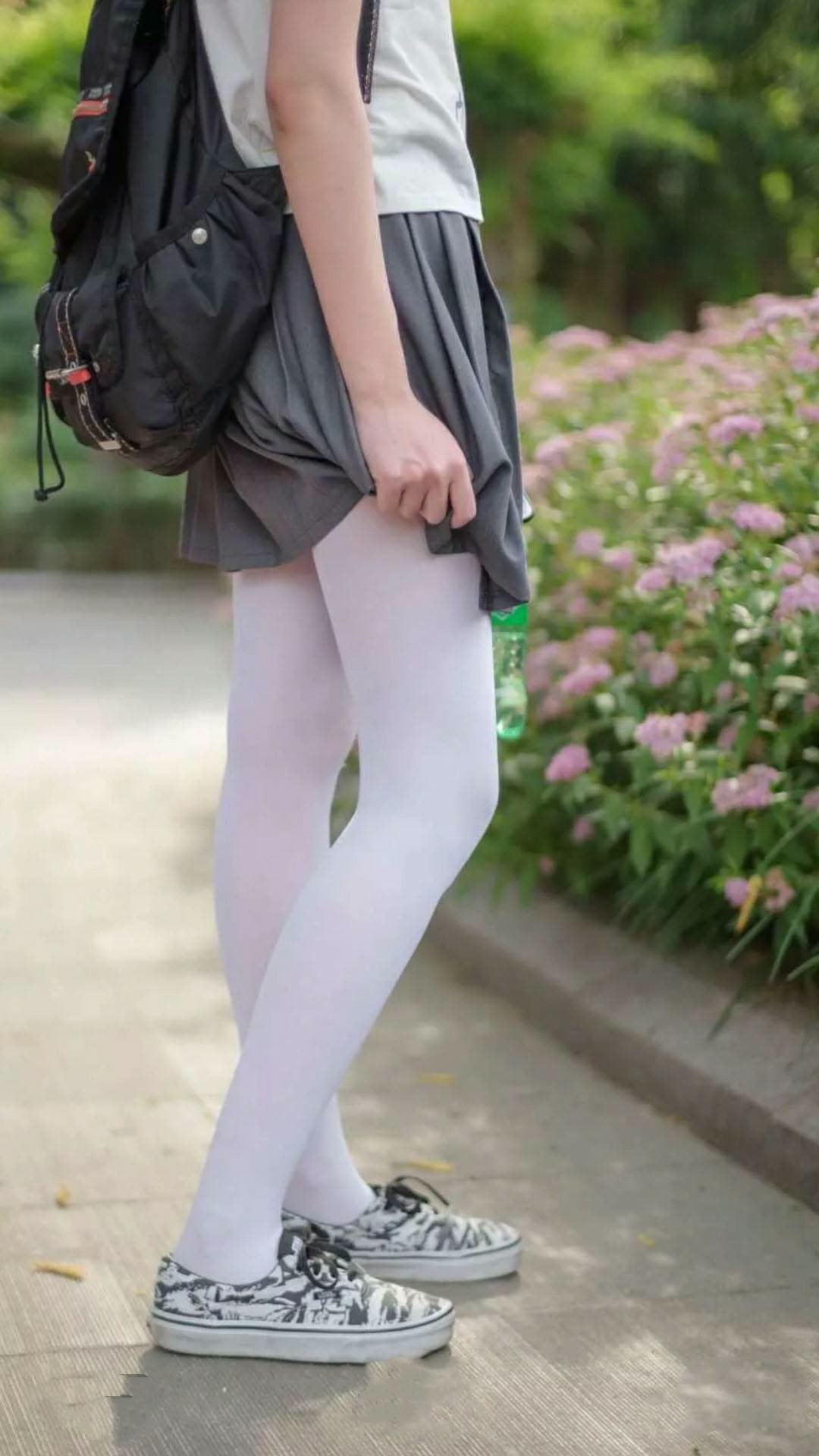 中国女泳队勇夺多金领跑积分榜，中国女子游泳国家队